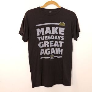 Make Tuesdays Great again graphic tee tace run black Size Small